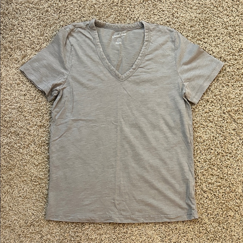 Universal Thread v-neck tee